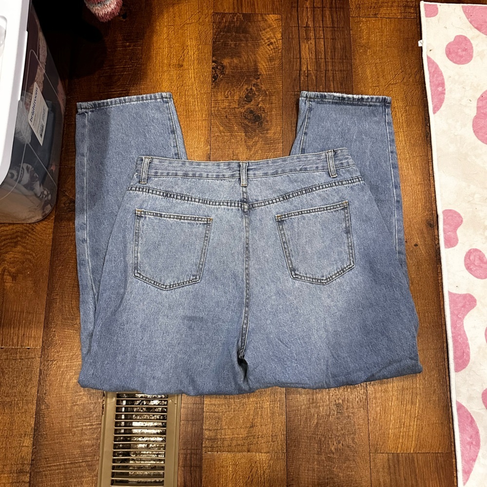 Light Blue Denim Mom Jeans - Picture 3 of 7